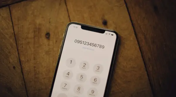 Jak sprawdzić sieć numeru telefonu? Darmowe narzędzie UKE!