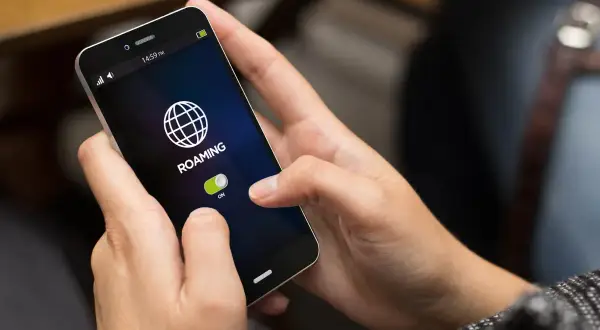 Roaming: jak sprawdzić? Uniknij kosztów przed wyjazdem!
